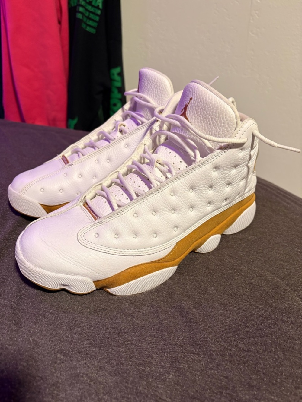 Jordan Retro 13 in White and Gold